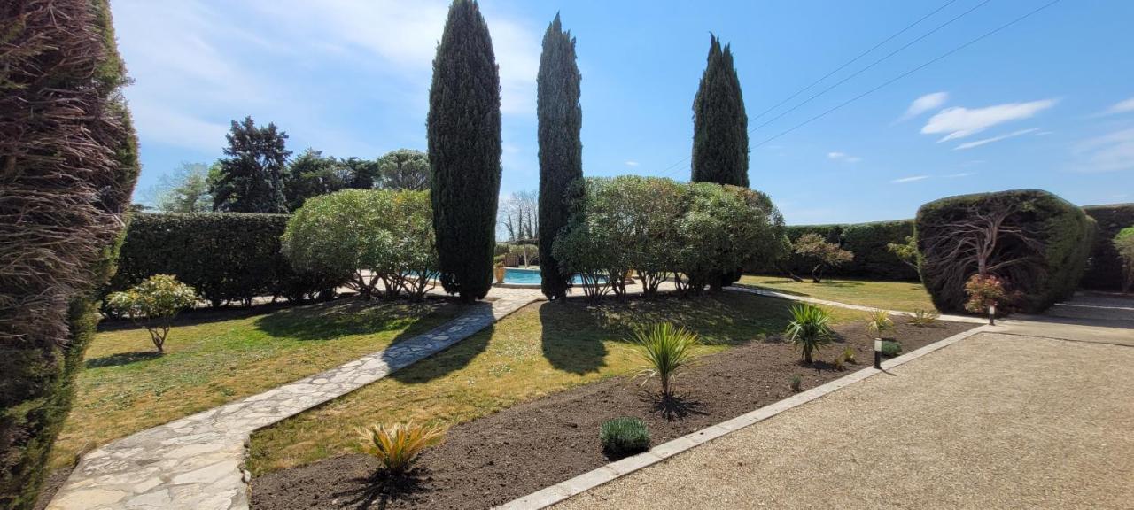 Entraigues-sur-la-Sorgue Villa Liberty المظهر الخارجي الصورة