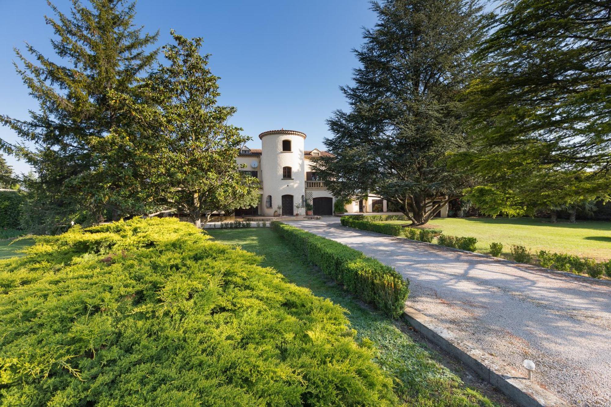Entraigues-sur-la-Sorgue Villa Liberty المظهر الخارجي الصورة