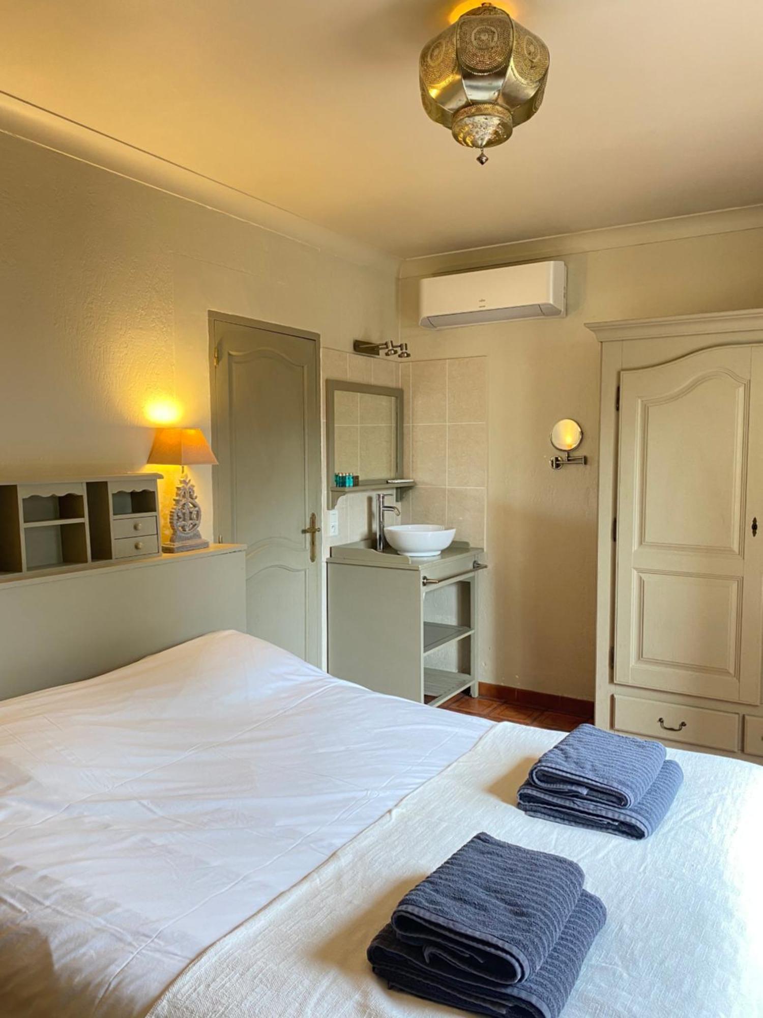 Entraigues-sur-la-Sorgue Villa Liberty المظهر الخارجي الصورة